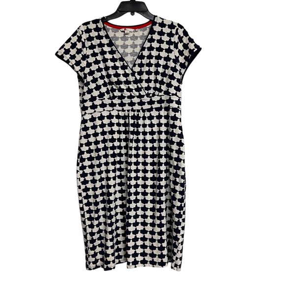 Boden Dresses & Skirts - Boden Printed White Navy Jersey Short Sleeve Dress‎